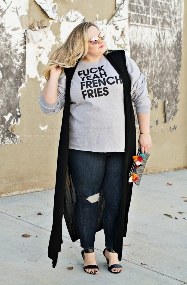 Styled by Reah wearing Elsa jane graphic sweatshirt | www.styledbyreah.com